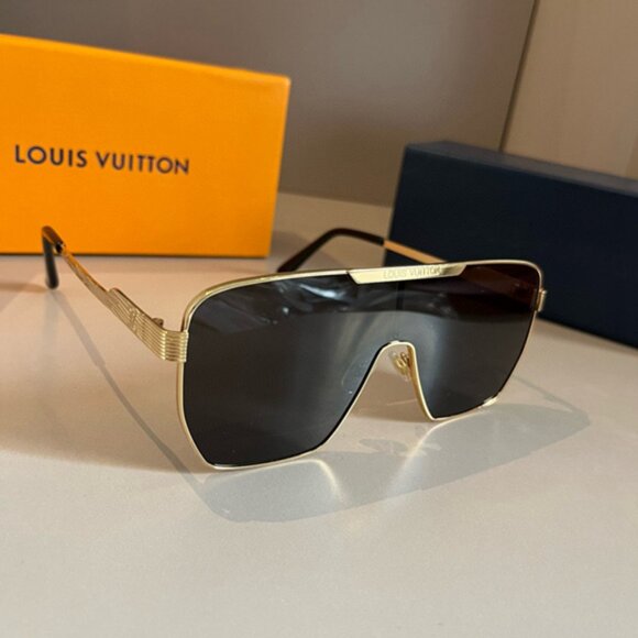 Louis Vuitton Gold Metal Frame Black Sunglasses - Picture 1 of 8